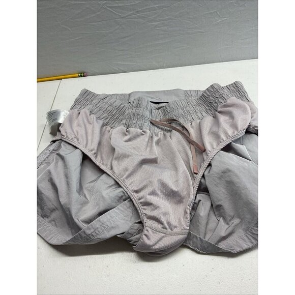 Varley Kallin‎ Running Shorts metallic lilac purple built in brief size XL - Picture 7 of 8